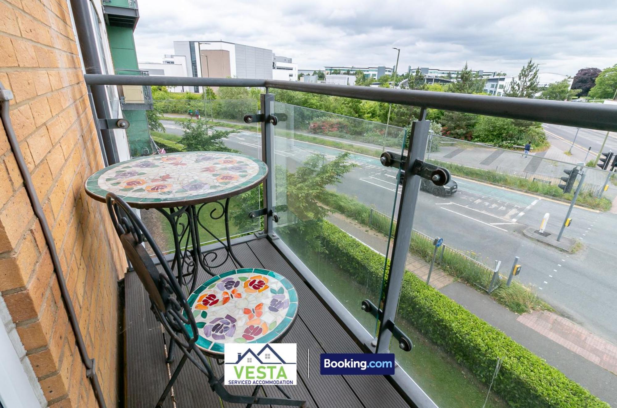 Two Bedrooms Apartment By Vesta Serviced Accommodation & Short Lets Hatfield With Free Wifi Exterior foto